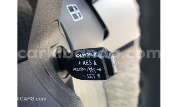 Acheter Import Voiture Toyota Land Cruiser Noir à Import - Dubai, Ouganda Acheter Import Voiture Toyota Land Cruiser Noir à Import - Dubai, Ouganda