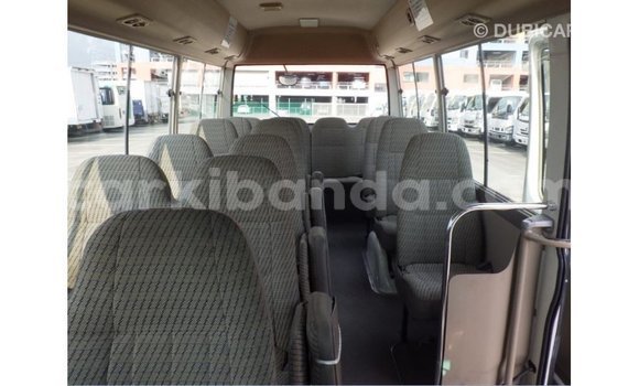 Acheter Import Voiture Toyota Coaster Blanc à Import - Dubai, Ouganda Acheter Import Voiture Toyota Coaster Blanc à Import - Dubai, Ouganda