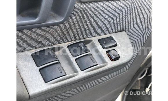 Acheter Import Voiture Toyota Land Cruiser Blanc à Import - Dubai, Ouganda Acheter Import Voiture Toyota Land Cruiser Blanc à Import - Dubai, Ouganda