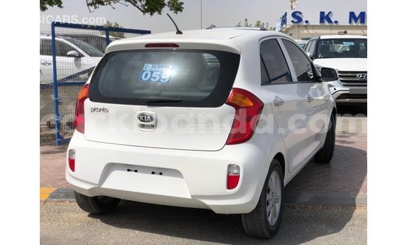 Acheter Import Voiture Kia Picanto Blanc à Import - Dubai, Ouganda Acheter Import Voiture Kia Picanto Blanc à Import - Dubai, Ouganda