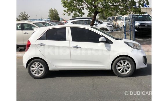 Acheter Import Voiture Kia Picanto Blanc à Import - Dubai, Ouganda Acheter Import Voiture Kia Picanto Blanc à Import - Dubai, Ouganda