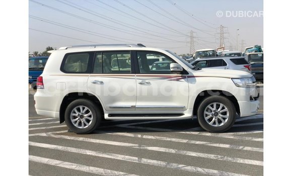 Buy Import Toyota Land Cruiser White Car in Import - Dubai in Uganda Buy Import Toyota Land Cruiser White Car in Import - Dubai in Uganda