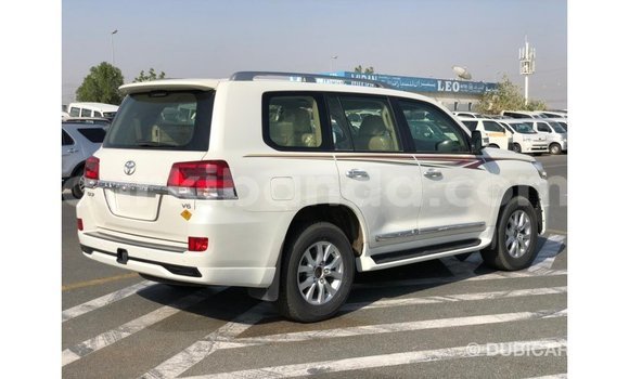 Buy Import Toyota Land Cruiser White Car in Import - Dubai in Uganda Buy Import Toyota Land Cruiser White Car in Import - Dubai in Uganda