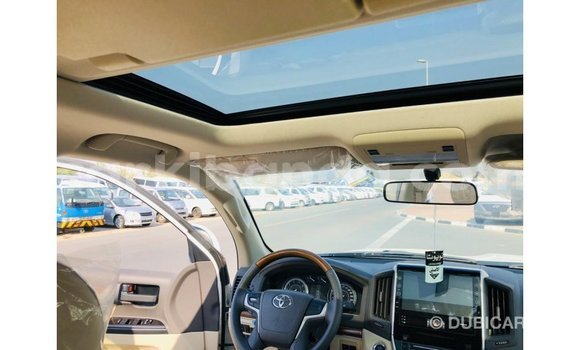 Buy Import Toyota Land Cruiser White Car in Import - Dubai in Uganda Buy Import Toyota Land Cruiser White Car in Import - Dubai in Uganda
