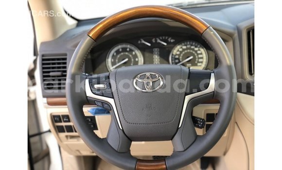 Buy Import Toyota Land Cruiser White Car in Import - Dubai in Uganda Buy Import Toyota Land Cruiser White Car in Import - Dubai in Uganda