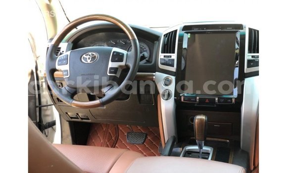 Buy Import Toyota Land Cruiser White Car in Import - Dubai in Uganda Buy Import Toyota Land Cruiser White Car in Import - Dubai in Uganda