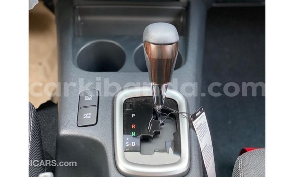 Acheter Import Voiture Toyota Hilux Blanc à Import - Dubai, Ouganda Acheter Import Voiture Toyota Hilux Blanc à Import - Dubai, Ouganda