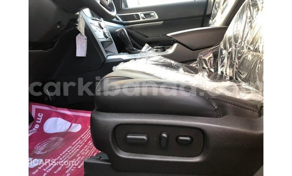 Acheter Import Voiture Ford Explorer Bleu à Import - Dubai, Ouganda Acheter Import Voiture Ford Explorer Bleu à Import - Dubai, Ouganda