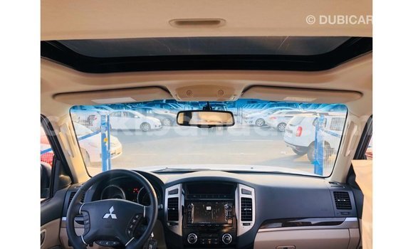 Acheter Import Voiture Mitsubishi Pajero Noir à Import - Dubai, Ouganda Acheter Import Voiture Mitsubishi Pajero Noir à Import - Dubai, Ouganda