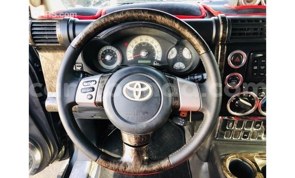 Buy Import Toyota FJ Cruiser Black Car in Import - Dubai in Uganda Buy Import Toyota FJ Cruiser Black Car in Import - Dubai in Uganda