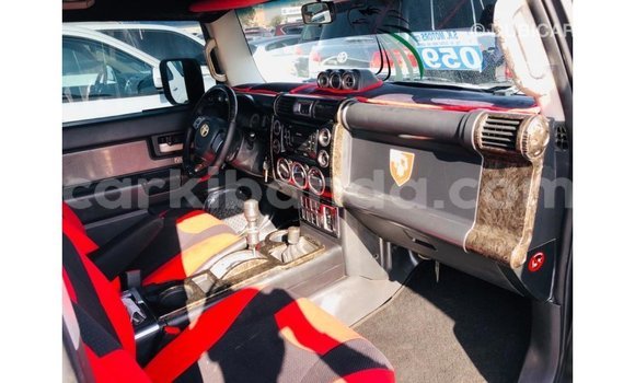 Buy Import Toyota FJ Cruiser Black Car in Import - Dubai in Uganda Buy Import Toyota FJ Cruiser Black Car in Import - Dubai in Uganda
