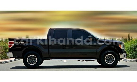 Acheter Import Voiture Ford Club Wagon Marron à Import - Dubai, Ouganda Acheter Import Voiture Ford Club Wagon Marron à Import - Dubai, Ouganda