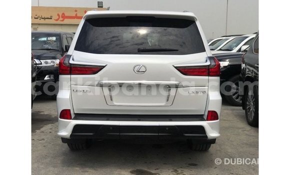 Acheter Import Voiture Lexus LX Blanc à Import - Dubai, Ouganda Acheter Import Voiture Lexus LX Blanc à Import - Dubai, Ouganda