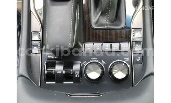 Acheter Import Voiture Lexus LX Blanc à Import - Dubai, Ouganda Acheter Import Voiture Lexus LX Blanc à Import - Dubai, Ouganda