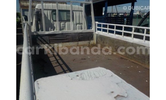 Acheter Import Voiture Toyota Dyna Blanc à Import - Dubai, Ouganda Acheter Import Voiture Toyota Dyna Blanc à Import - Dubai, Ouganda