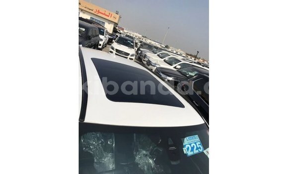 Nunua Imported BMW X5 Nyeupe Gari ndani ya Import - Dubai nchini Uganda Nunua Imported BMW X5 Nyeupe Gari ndani ya Import - Dubai nchini Uganda