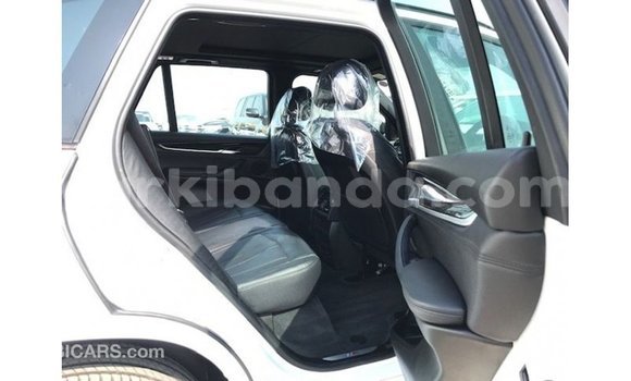 Nunua Imported BMW X5 Nyeupe Gari ndani ya Import - Dubai nchini Uganda Nunua Imported BMW X5 Nyeupe Gari ndani ya Import - Dubai nchini Uganda