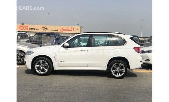 Nunua Imported BMW X5 Nyeupe Gari ndani ya Import - Dubai nchini Uganda Nunua Imported BMW X5 Nyeupe Gari ndani ya Import - Dubai nchini Uganda