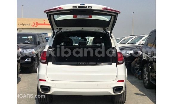 Nunua Imported BMW X5 Nyeupe Gari ndani ya Import - Dubai nchini Uganda Nunua Imported BMW X5 Nyeupe Gari ndani ya Import - Dubai nchini Uganda