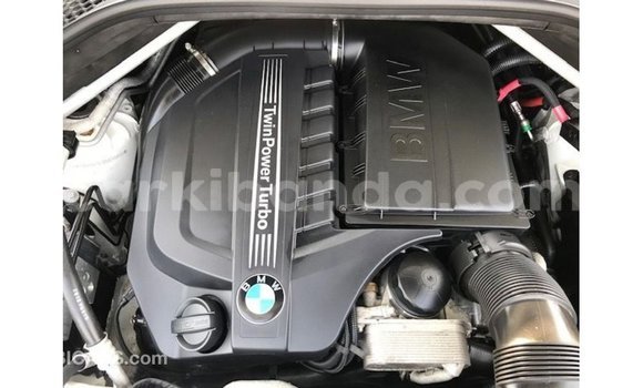 Nunua Imported BMW X5 Nyeupe Gari ndani ya Import - Dubai nchini Uganda Nunua Imported BMW X5 Nyeupe Gari ndani ya Import - Dubai nchini Uganda
