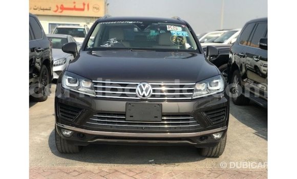 Buy Import Volkswagen Touareg Brown Car in Import - Dubai in Uganda Buy Import Volkswagen Touareg Brown Car in Import - Dubai in Uganda
