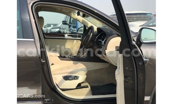 Buy Import Volkswagen Touareg Brown Car in Import - Dubai in Uganda Buy Import Volkswagen Touareg Brown Car in Import - Dubai in Uganda