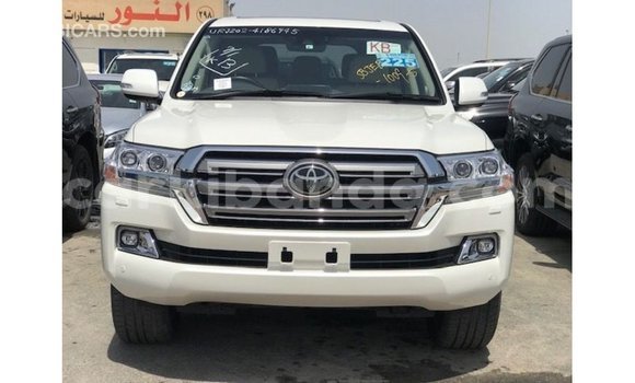 Gura Imported Toyota Land Cruiser White Imodoka i Import - Dubai mu Uganda Gura Imported Toyota Land Cruiser White Imodoka i Import - Dubai mu Uganda