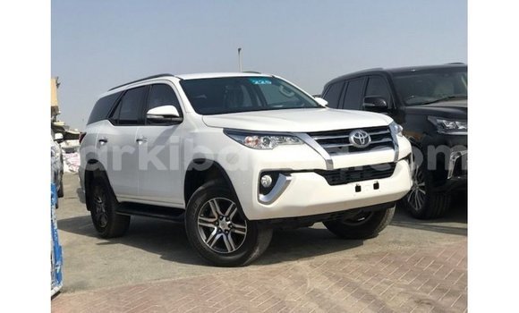 Gura Imported Toyota Fortuner White Imodoka i Import - Dubai mu Uganda Gura Imported Toyota Fortuner White Imodoka i Import - Dubai mu Uganda
