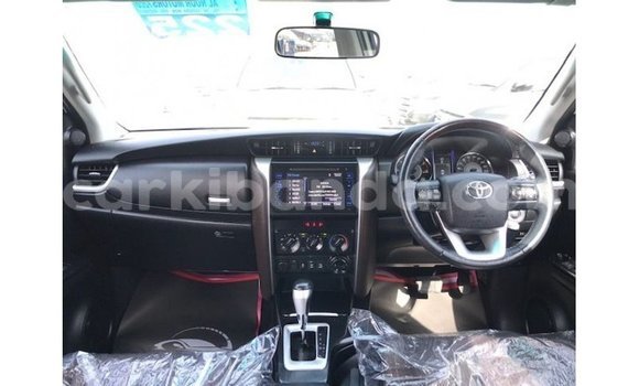 Gura Imported Toyota Fortuner White Imodoka i Import - Dubai mu Uganda Gura Imported Toyota Fortuner White Imodoka i Import - Dubai mu Uganda