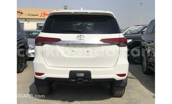 Gura Imported Toyota Fortuner White Imodoka i Import - Dubai mu Uganda Gura Imported Toyota Fortuner White Imodoka i Import - Dubai mu Uganda
