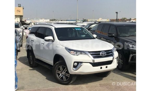 Gura Imported Toyota Fortuner White Imodoka i Import - Dubai mu Uganda Gura Imported Toyota Fortuner White Imodoka i Import - Dubai mu Uganda