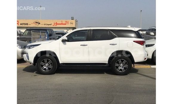 Gura Imported Toyota Fortuner White Imodoka i Import - Dubai mu Uganda Gura Imported Toyota Fortuner White Imodoka i Import - Dubai mu Uganda