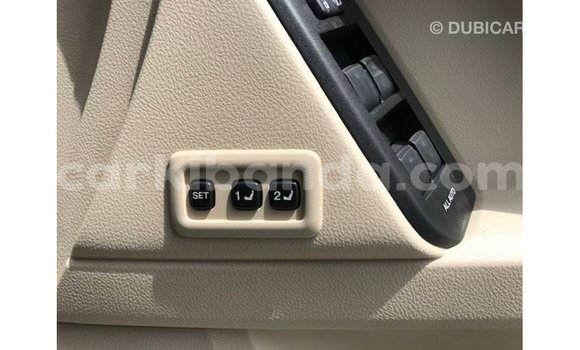 Acheter Import Voiture Toyota Prado Blanc à Import - Dubai, Ouganda Acheter Import Voiture Toyota Prado Blanc à Import - Dubai, Ouganda