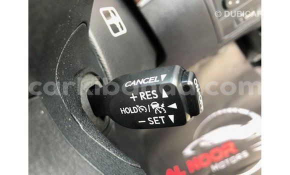 Gura Imported Toyota Land Cruiser White Imodoka i Import - Dubai mu Uganda Gura Imported Toyota Land Cruiser White Imodoka i Import - Dubai mu Uganda