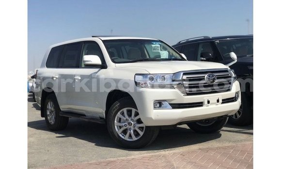 Gura Imported Toyota Land Cruiser White Imodoka i Import - Dubai mu Uganda Gura Imported Toyota Land Cruiser White Imodoka i Import - Dubai mu Uganda