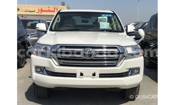 Gura Imported Toyota Land Cruiser White Imodoka i Import - Dubai mu Uganda Gura Imported Toyota Land Cruiser White Imodoka i Import - Dubai mu Uganda