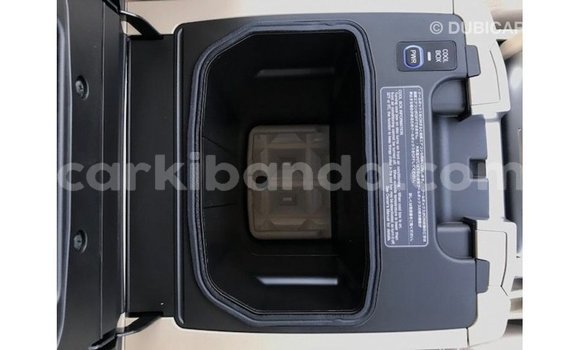 Gura Imported Toyota Land Cruiser White Imodoka i Import - Dubai mu Uganda Gura Imported Toyota Land Cruiser White Imodoka i Import - Dubai mu Uganda