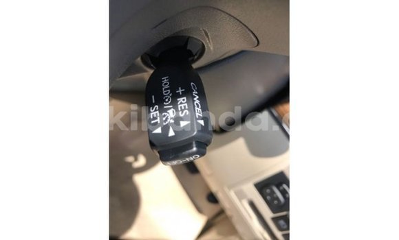 Gura Imported Toyota Land Cruiser White Imodoka i Import - Dubai mu Uganda Gura Imported Toyota Land Cruiser White Imodoka i Import - Dubai mu Uganda