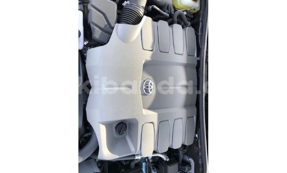 Gura Imported Toyota Land Cruiser White Imodoka i Import - Dubai mu Uganda Gura Imported Toyota Land Cruiser White Imodoka i Import - Dubai mu Uganda