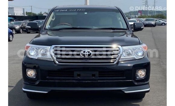Acheter Import Voiture Toyota Land Cruiser Noir à Import - Dubai, Ouganda Acheter Import Voiture Toyota Land Cruiser Noir à Import - Dubai, Ouganda