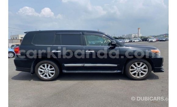 Acheter Import Voiture Toyota Land Cruiser Noir à Import - Dubai, Ouganda Acheter Import Voiture Toyota Land Cruiser Noir à Import - Dubai, Ouganda