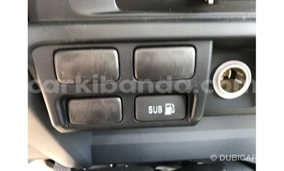 Gura Imported Toyota Land Cruiser White Imodoka i Import - Dubai mu Uganda Gura Imported Toyota Land Cruiser White Imodoka i Import - Dubai mu Uganda