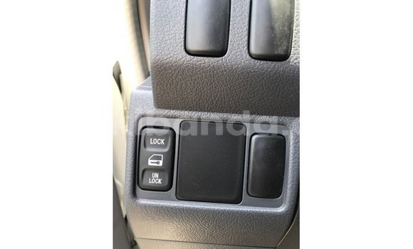 Gura Imported Toyota Land Cruiser White Imodoka i Import - Dubai mu Uganda Gura Imported Toyota Land Cruiser White Imodoka i Import - Dubai mu Uganda