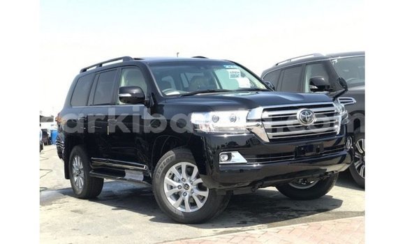 Nunua Imported Toyota Land Cruiser Nyeusi Gari ndani ya Import - Dubai nchini Uganda