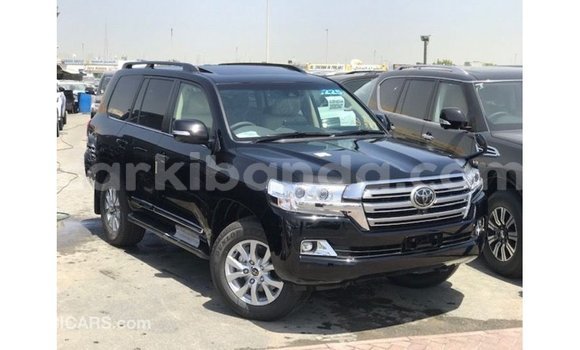 Acheter Import Voiture Toyota Land Cruiser Noir à Import - Dubai, Ouganda Acheter Import Voiture Toyota Land Cruiser Noir à Import - Dubai, Ouganda