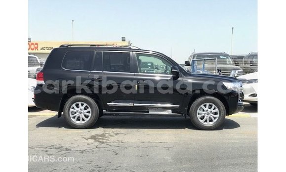 Acheter Import Voiture Toyota Land Cruiser Noir à Import - Dubai, Ouganda Acheter Import Voiture Toyota Land Cruiser Noir à Import - Dubai, Ouganda