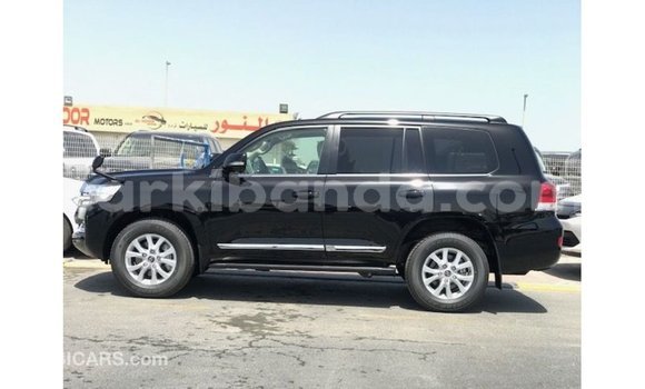 Acheter Import Voiture Toyota Land Cruiser Noir à Import - Dubai, Ouganda Acheter Import Voiture Toyota Land Cruiser Noir à Import - Dubai, Ouganda