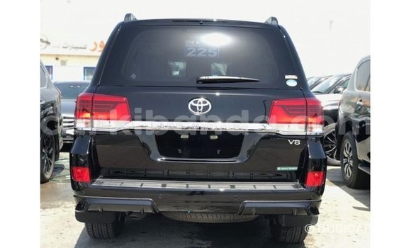 Gura Imported Toyota Land Cruiser Black Imodoka i Import - Dubai mu Uganda Gura Imported Toyota Land Cruiser Black Imodoka i Import - Dubai mu Uganda