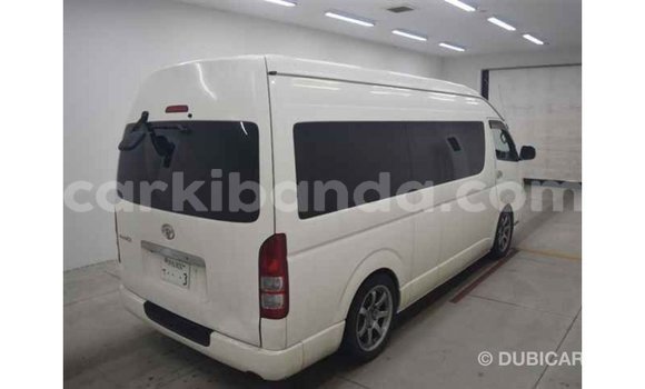 Acheter Import Voiture Toyota Hiace Blanc à Import - Dubai, Ouganda Acheter Import Voiture Toyota Hiace Blanc à Import - Dubai, Ouganda