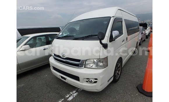Acheter Import Voiture Toyota Hiace Blanc à Import - Dubai, Ouganda Acheter Import Voiture Toyota Hiace Blanc à Import - Dubai, Ouganda